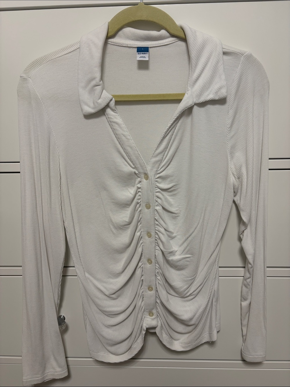 Old Navy White Ruched Button-Front Long Sleeve Collared Top